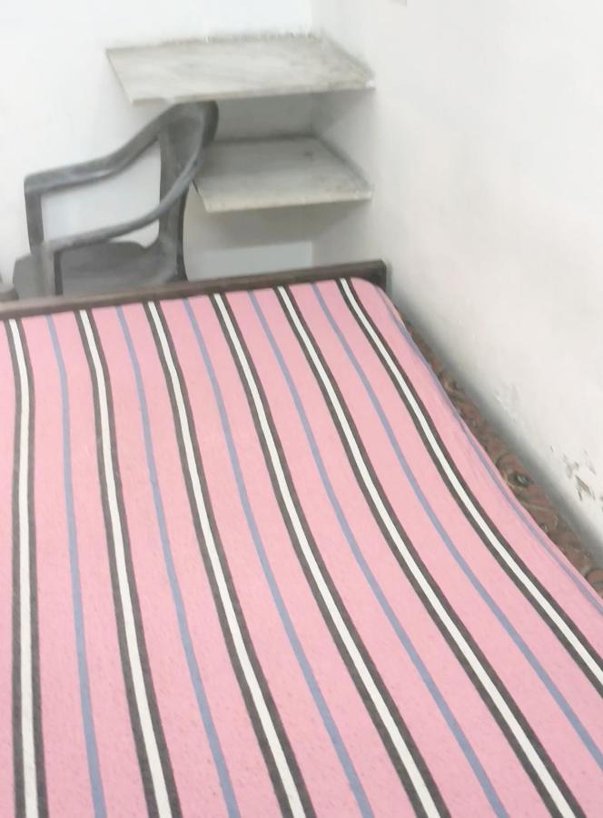 Gandhi Ganaga Guest House Bénarès Extérieur photo